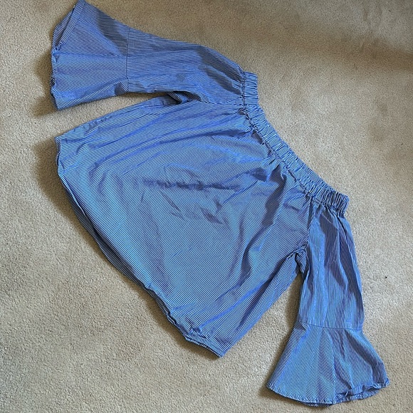 Lord & Taylor Women’s Blouse Medium Blue and White Stripe Off The Shoulder - Picture 5 of 5